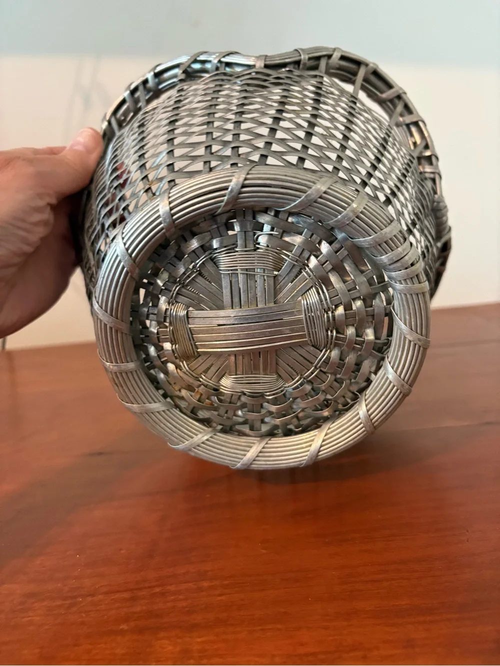 Woven Metal Basket Bowl Scalloped Handles Rustic Farmhouse Decor